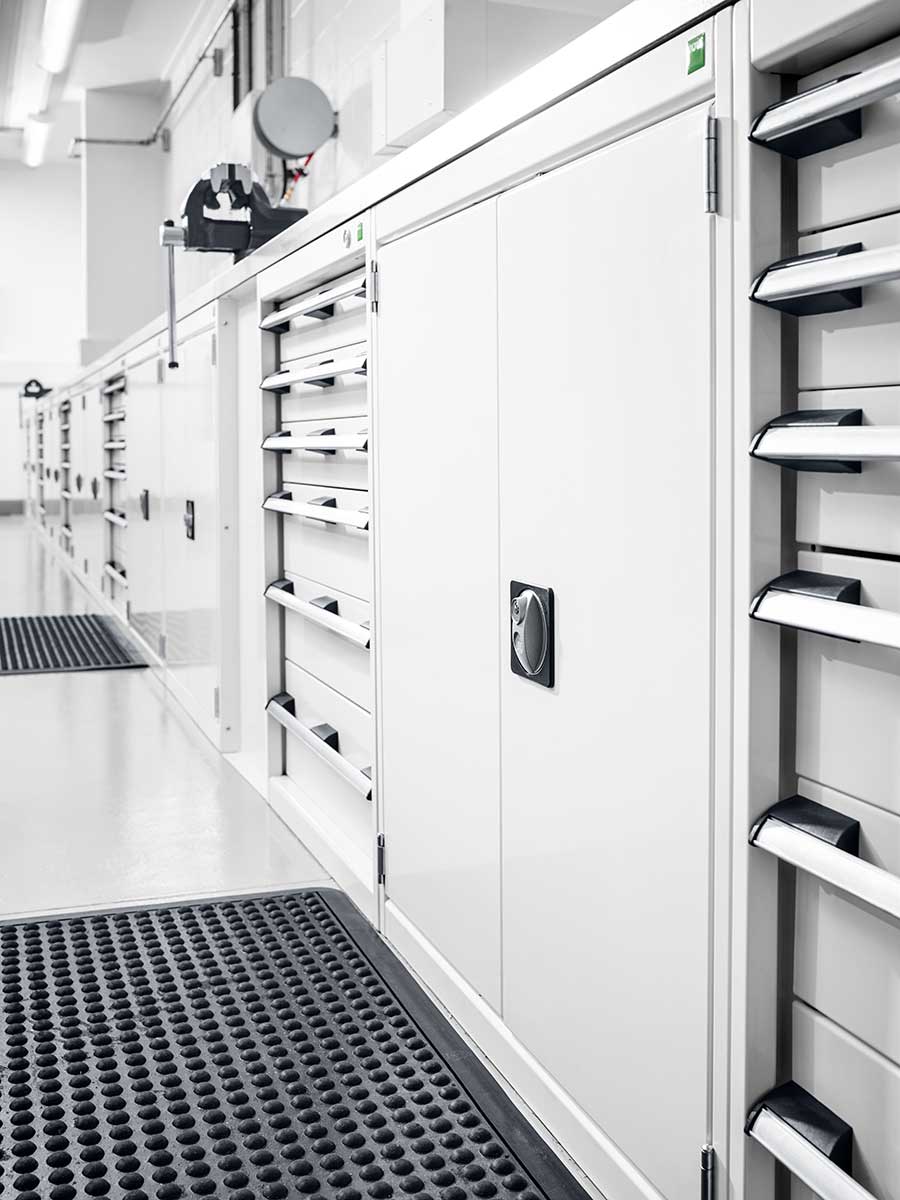 Poignées ergonomiques pour l'ensemble des modules d'aménagement d'atelier